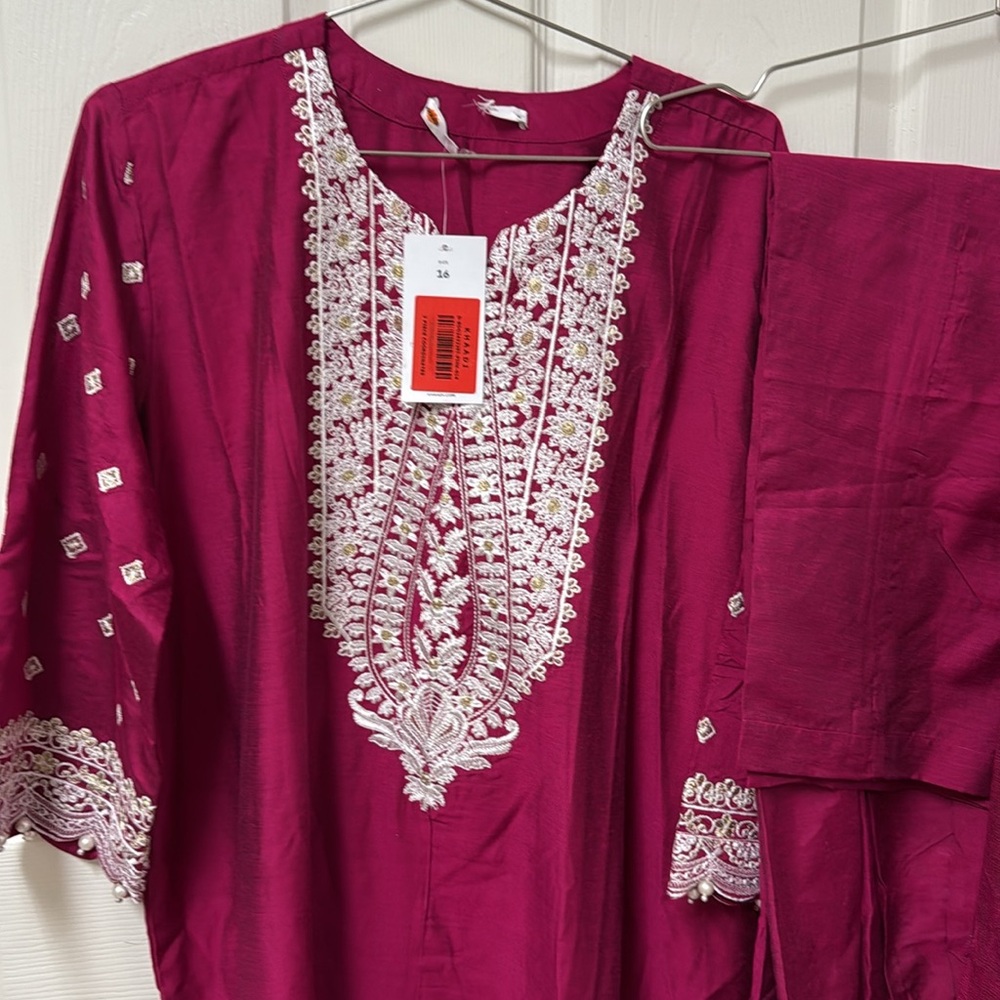 New Pakistani Indian ethnic Elegant burgundy Embroidered shalwar kameez #694 - Picture 3 of 11